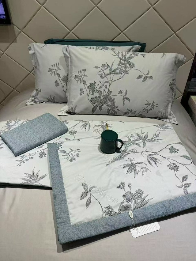 Постельное белье с готовым одеялом ❤️ купить в Интернет-магазине Садовод База - цена 3600 руб Садовод интернет-каталог