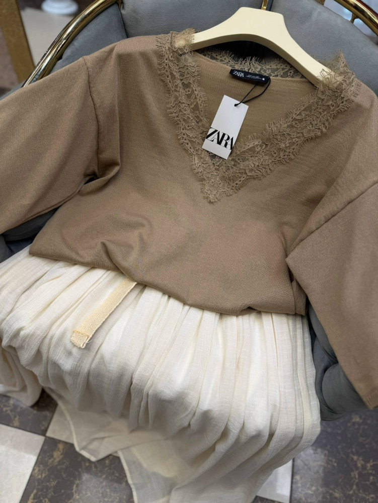 Женская футболка коричневая