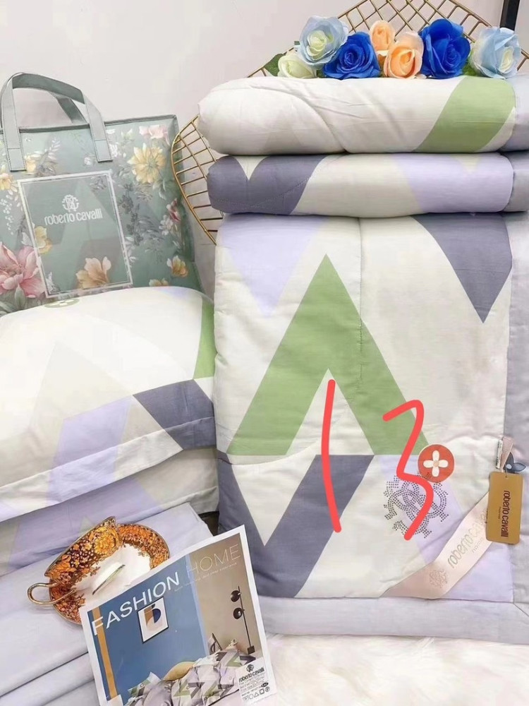 Набор постельное белье с одеялом. (T) купить в Интернет-магазине Садовод База - цена 3299 руб Садовод интернет-каталог
