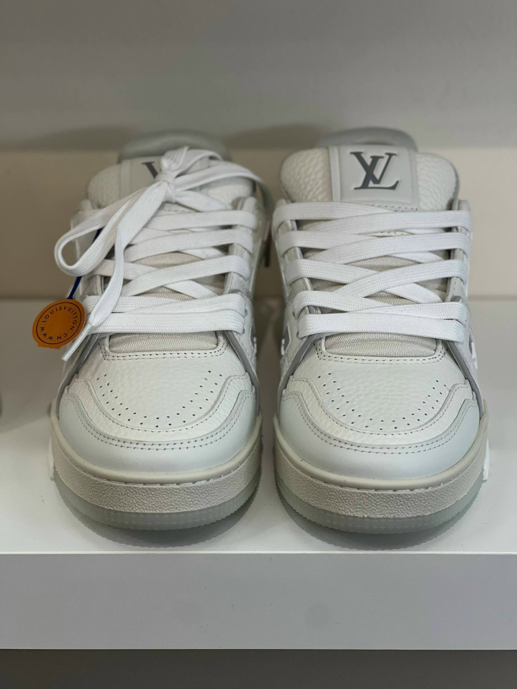 Кроссовки женские белые купить в Интернет-магазине Садовод База - цена 20500 руб Садовод интернет-каталог