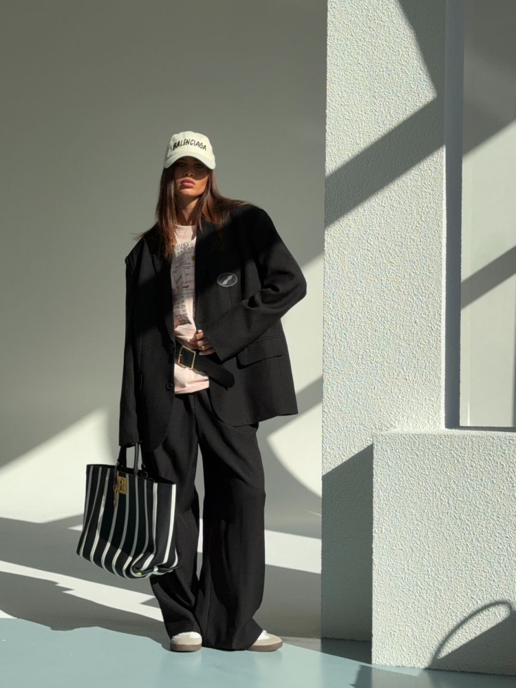 Женский костюм черный