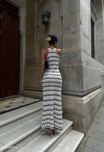 стильные платьишка с вязаными узорами и черными полосками на белом фоне САДОВОД официальный интернет-каталог