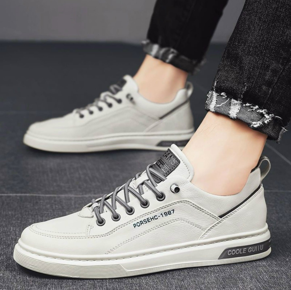 Кроссовки белые