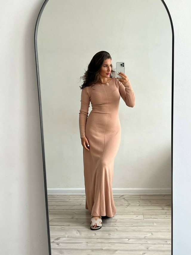 Платье бежевое