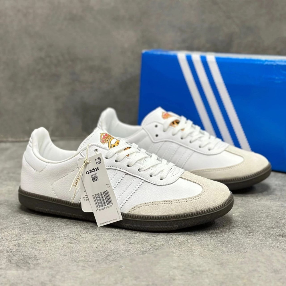 Кроссовки белые