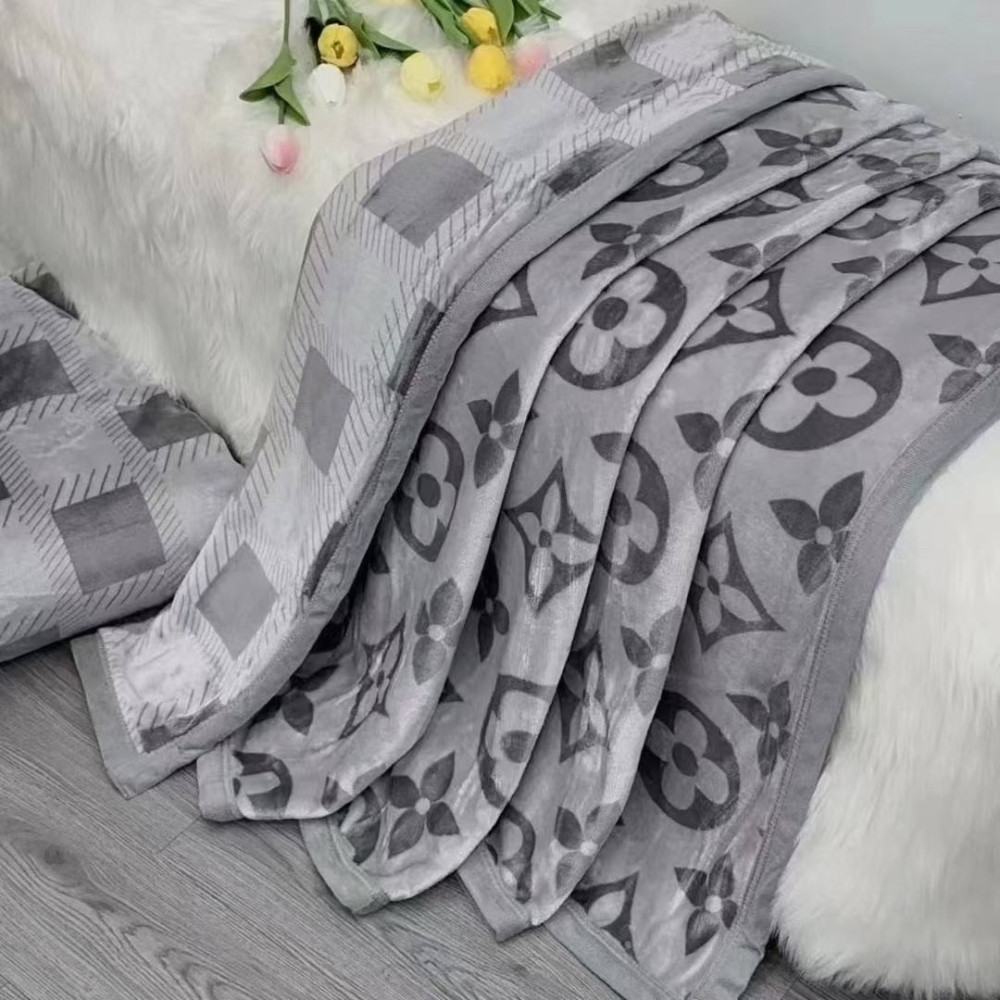 Плед  двухсторонний купить в Интернет-магазине Садовод База - цена 1800 руб Садовод интернет-каталог