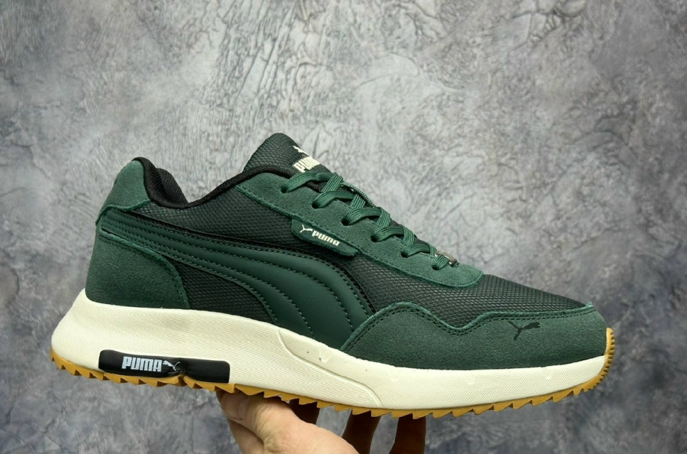 Кроссовки зеленые