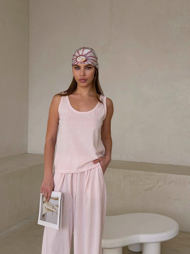 Женский костюм розовый