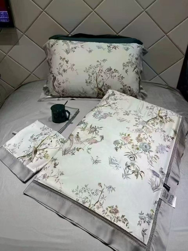 Комплект постельного белья купить в Интернет-магазине Садовод База - цена 7000 руб Садовод интернет-каталог