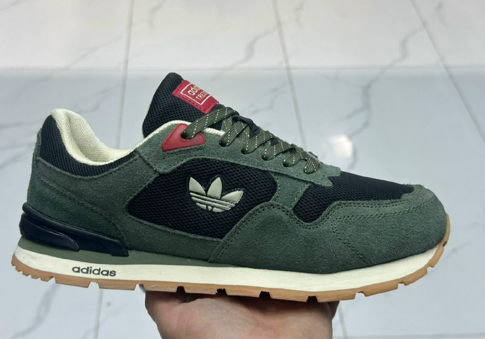 Кроссовки зеленые