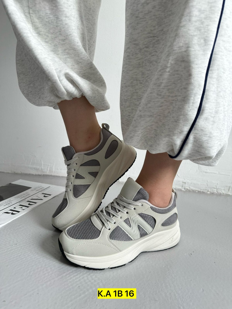 Кроссовки женские белые