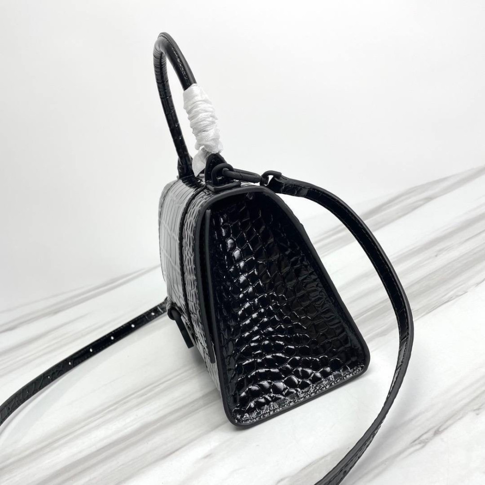 Сумка-тоут купить в Интернет-магазине Садовод База - цена 36000 руб Садовод интернет-каталог