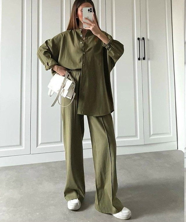 Женский костюм зеленый