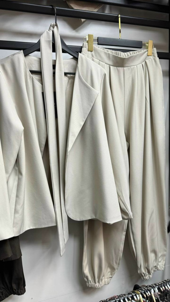 Женский костюм бежевый купить в Интернет-магазине Садовод База - цена 2400 руб Садовод интернет-каталог