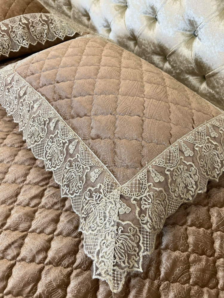 Покрывало на кровать с воланами с двух сторон и с двумя наволочками купить в Интернет-магазине Садовод База - цена 4000 руб Садовод интернет-каталог