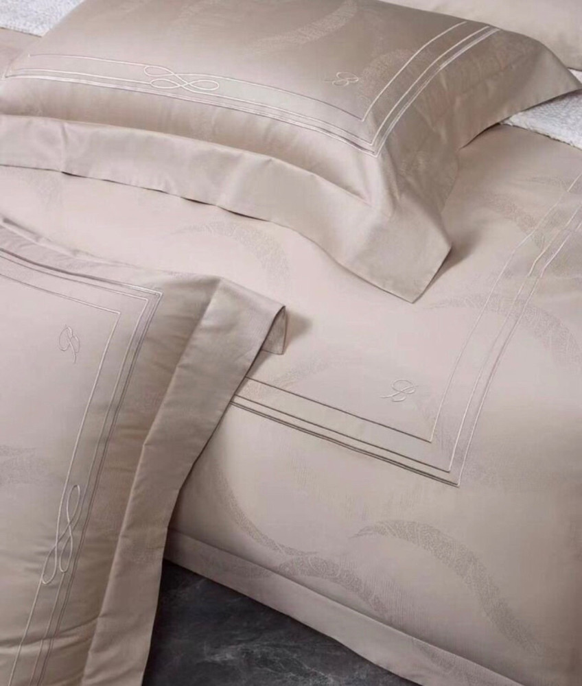 Премиальное качественное постельное белье с вышивкой, в подарочной коробке купить в Интернет-магазине Садовод База - цена 7800 руб Садовод интернет-каталог