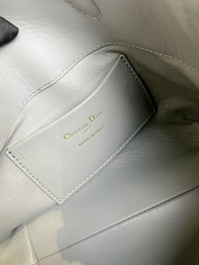 Женская Сумка Качество Premium New Collection Состав: 100% Телячья кожа купить в Интернет-магазине Садовод База - цена 23000 руб Садовод интернет-каталог