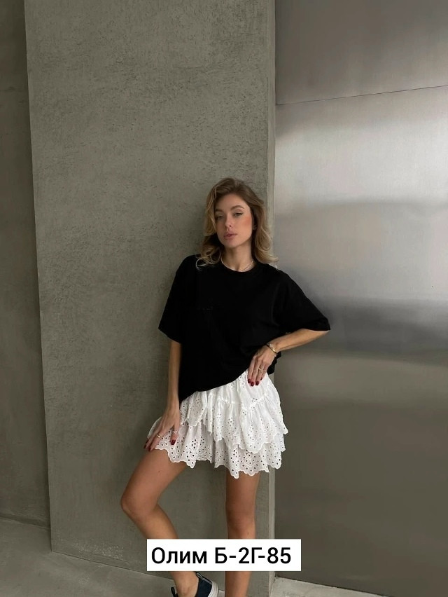 Женская футболка черная