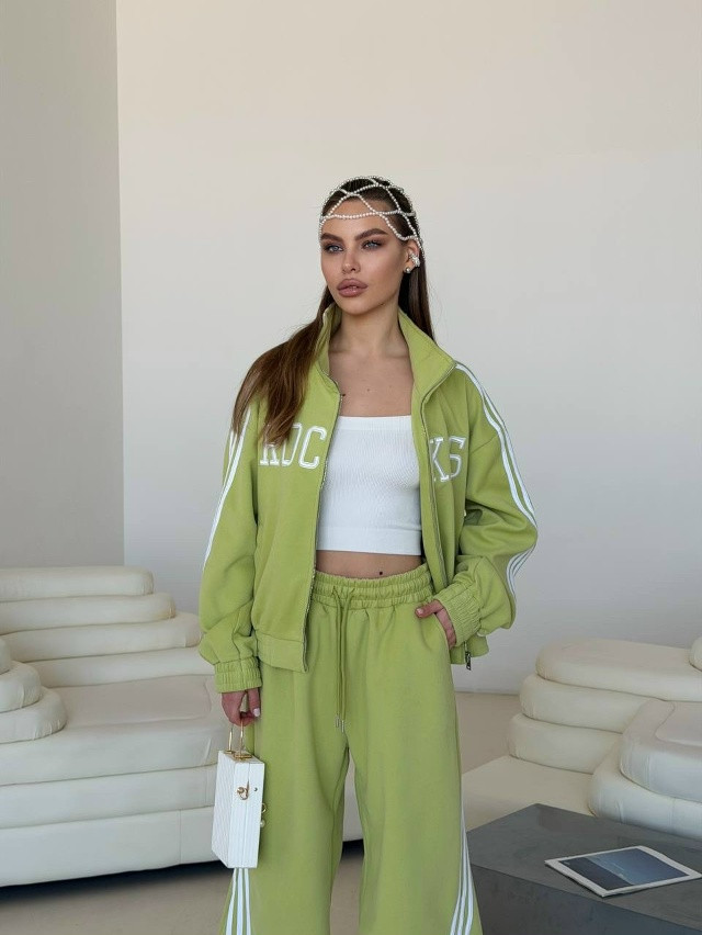 Спортивный женский костюм зеленый купить в Интернет-магазине Садовод База - цена 3100 руб Садовод интернет-каталог