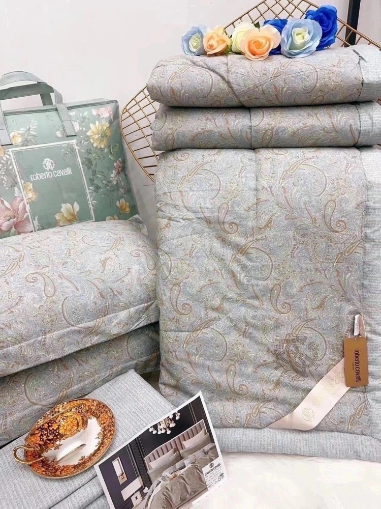 Семейные Комплекты постельного белья с готовым одеялом купить в Интернет-магазине Садовод База - цена 4000 руб Садовод интернет-каталог