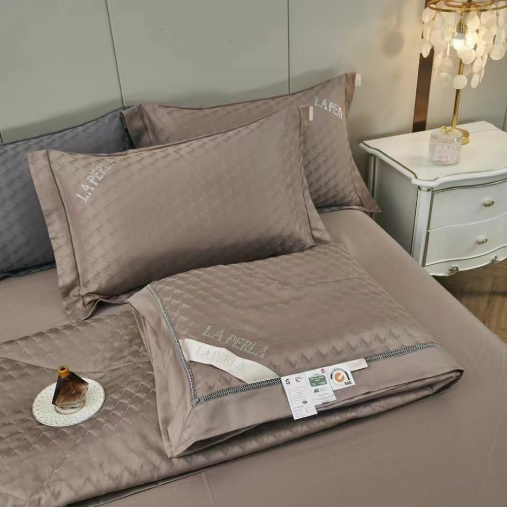 Комплект постельного белья с готовым одеялом купить в Интернет-магазине Садовод База - цена 6600 руб Садовод интернет-каталог