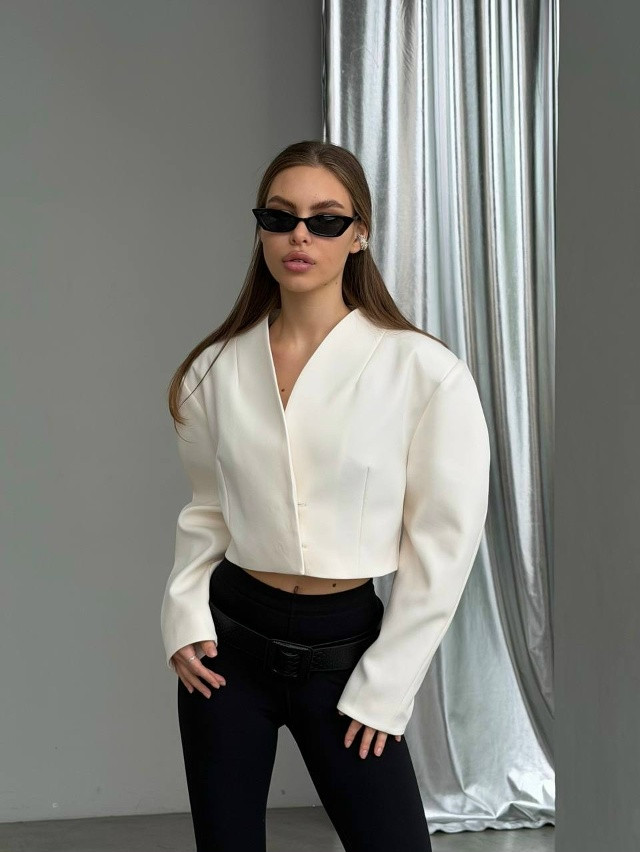 Женский пиджак белый