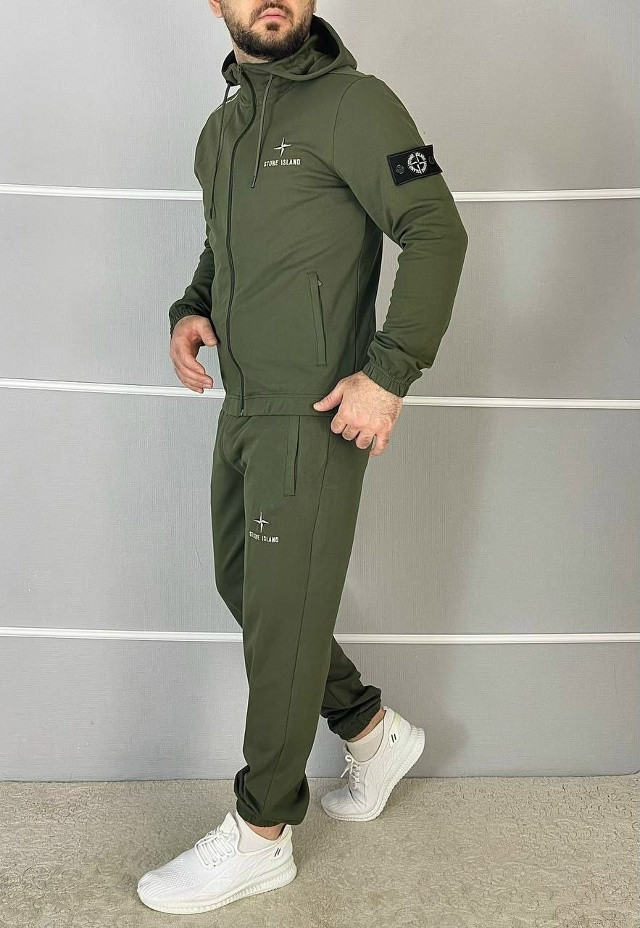 СПОРТИВНЫЙ КОСТЮМ