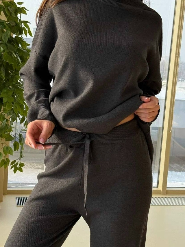 Женский костюм черный