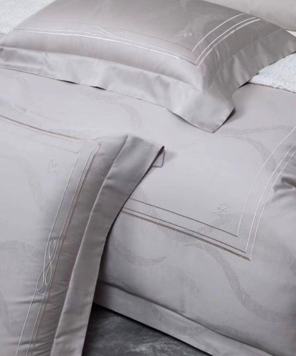 Премиальное качественное постельное белье с вышивкой, в подарочной коробке САДОВОД официальный интернет-каталог