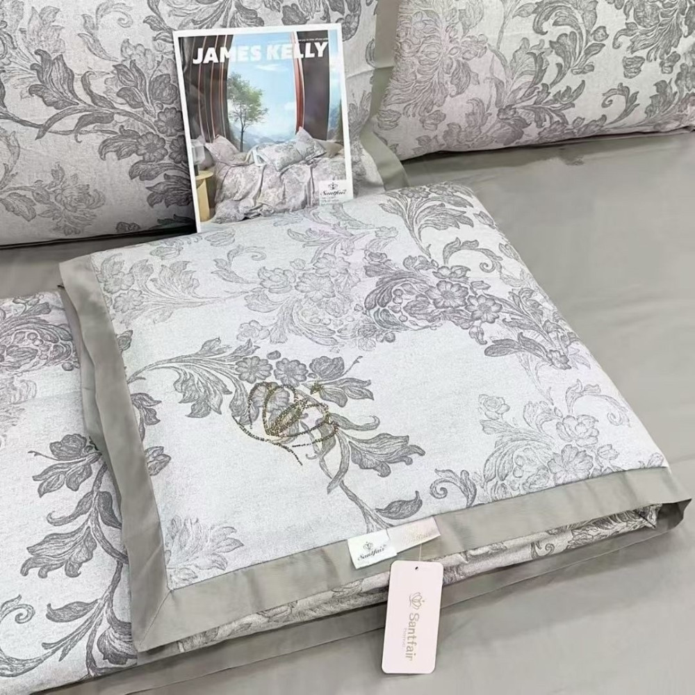 Семейный Комплект постельного белья с готовым одеялом  от бренда купить в Интернет-магазине Садовод База - цена 5200 руб Садовод интернет-каталог