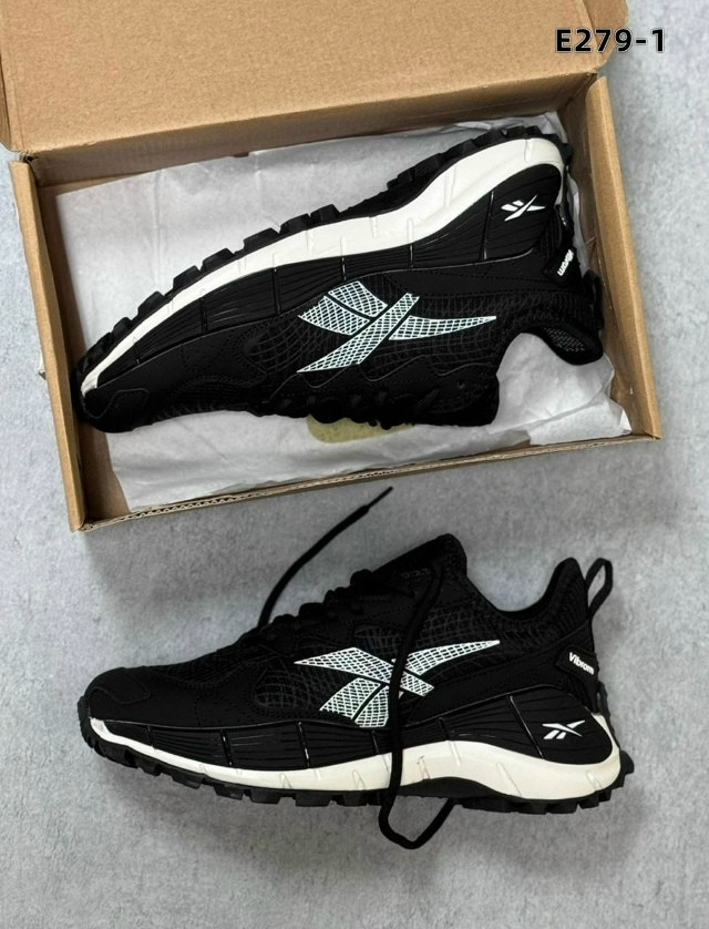 Кроссовки черные