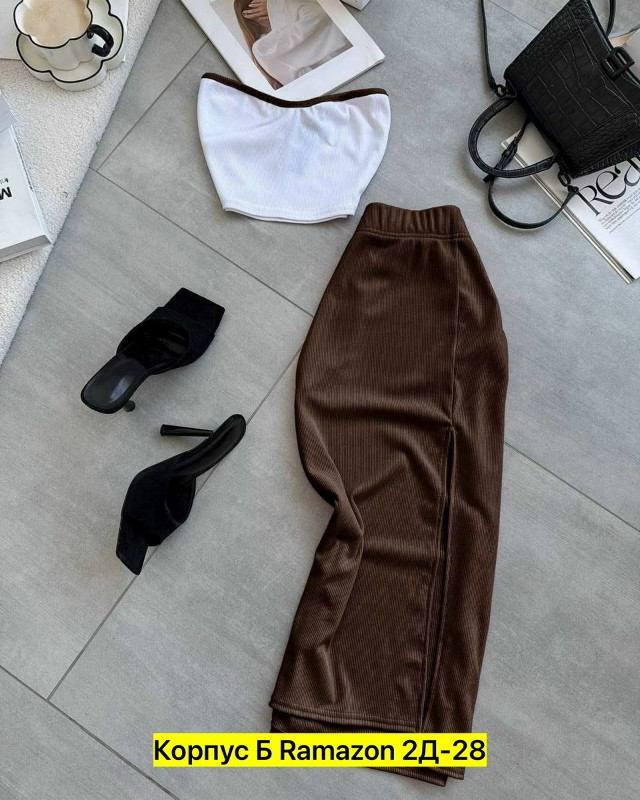 Женский костюм коричневый