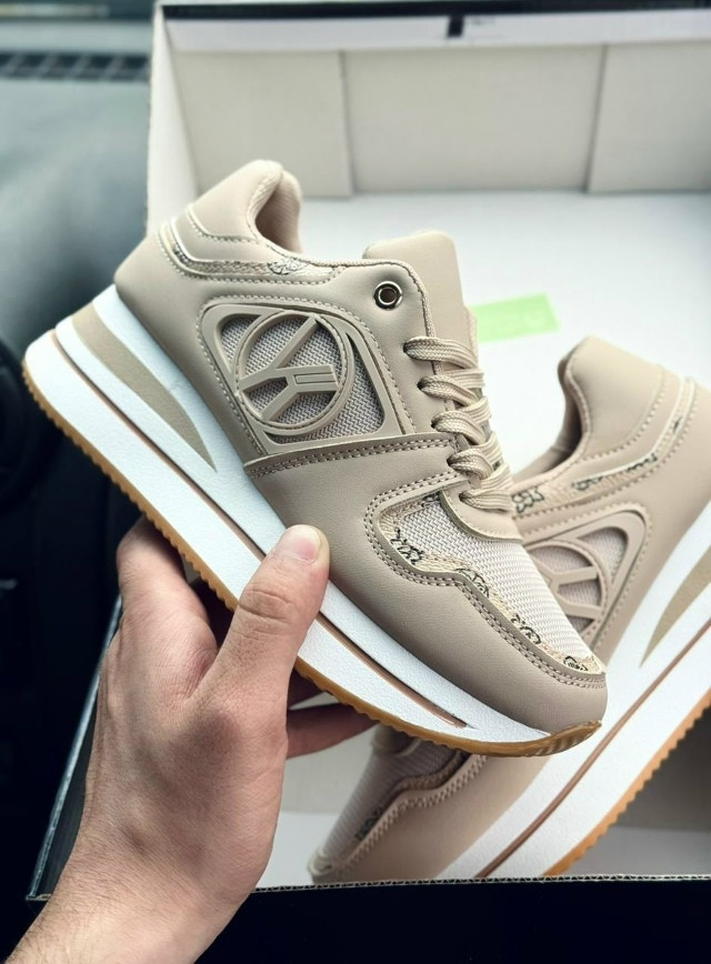 Кроссовки женские бежевые