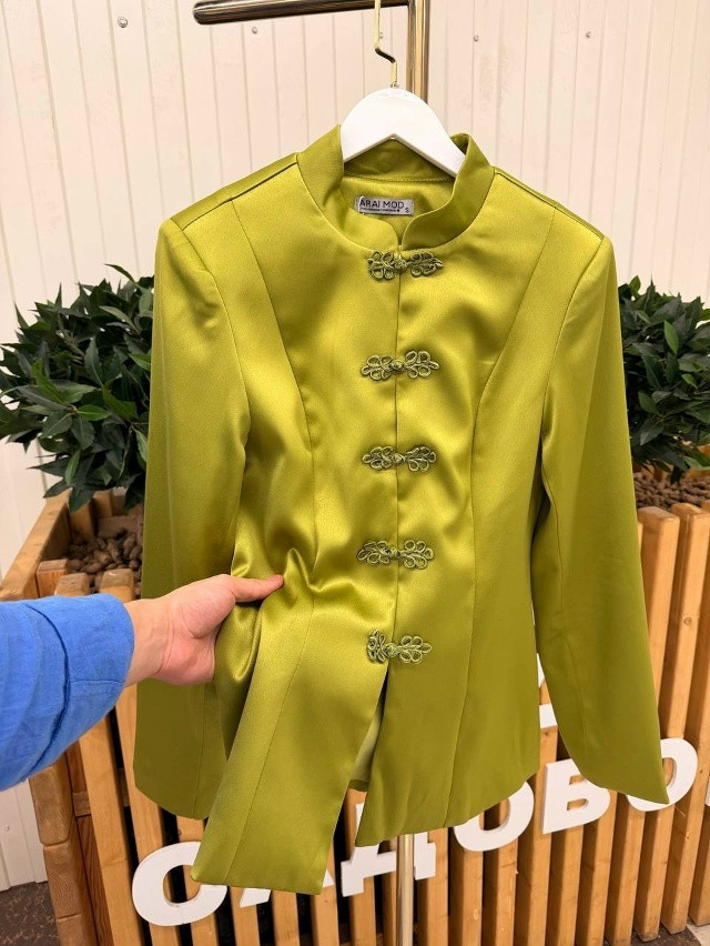 Женский пиджак салатовый