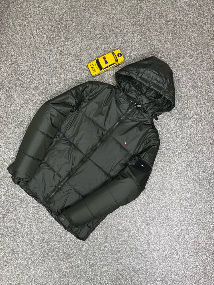 Ветровка зеленая