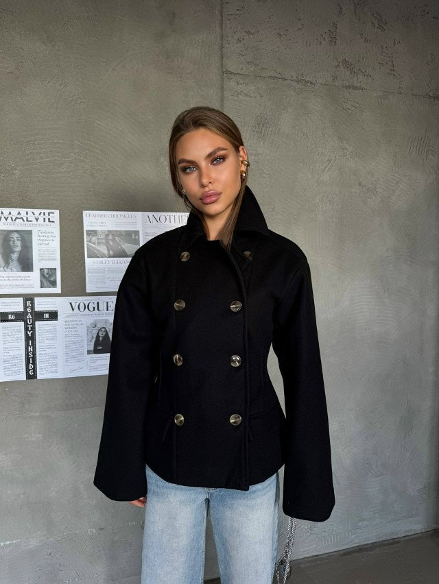 Полупальто с пуговицами