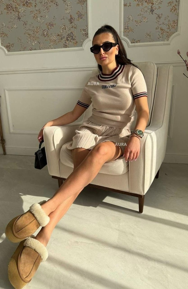 Женский костюм бежевый