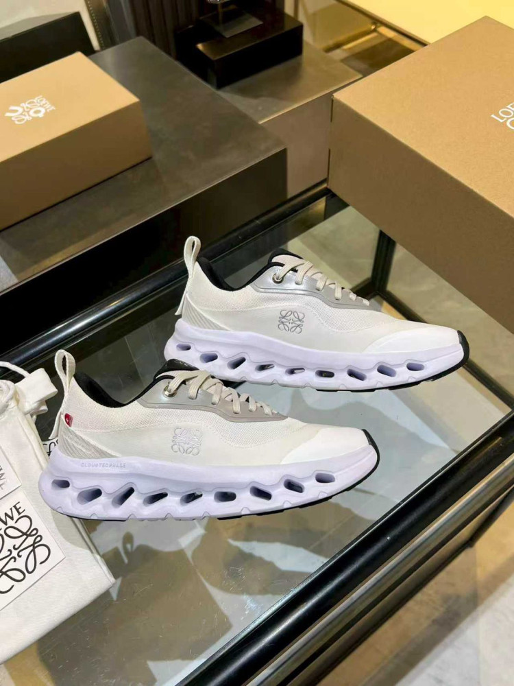 Кроссовки женские белые купить в Интернет-магазине Садовод База - цена 12000 руб Садовод интернет-каталог