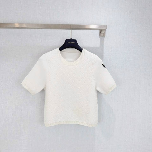 Женская футболка белая