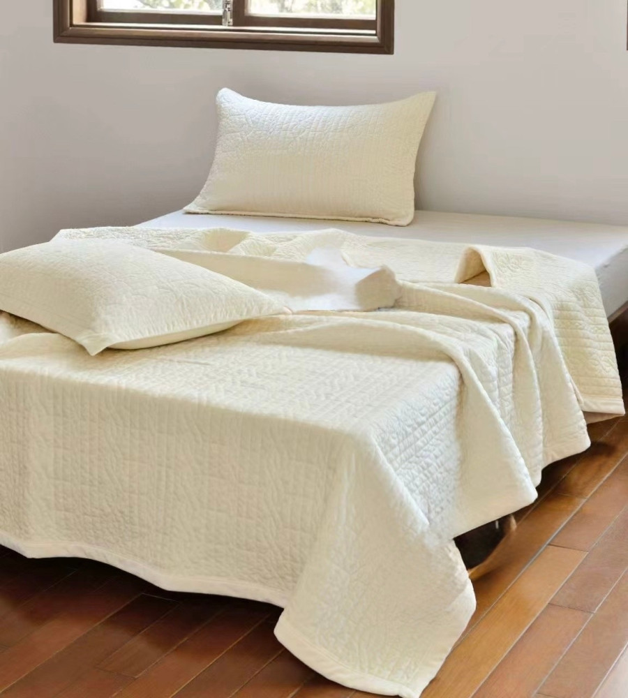 Покрывало стеганное на кровать с двумя наволочками купить в Интернет-магазине Садовод База - цена 2800 руб Садовод интернет-каталог