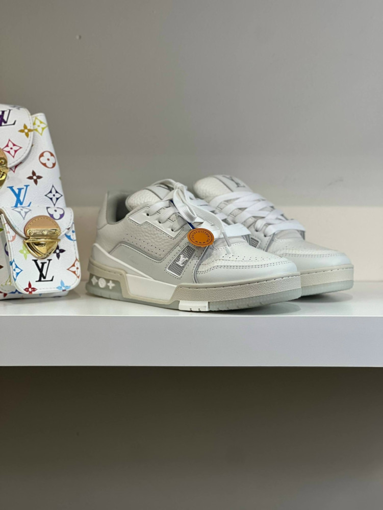 Кроссовки женские белые купить в Интернет-магазине Садовод База - цена 20500 руб Садовод интернет-каталог