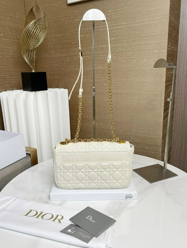 Женская Сумка Качество Premium New Collection Состав: 100% Телячья кожа купить в Интернет-магазине Садовод База - цена 23000 руб Садовод интернет-каталог
