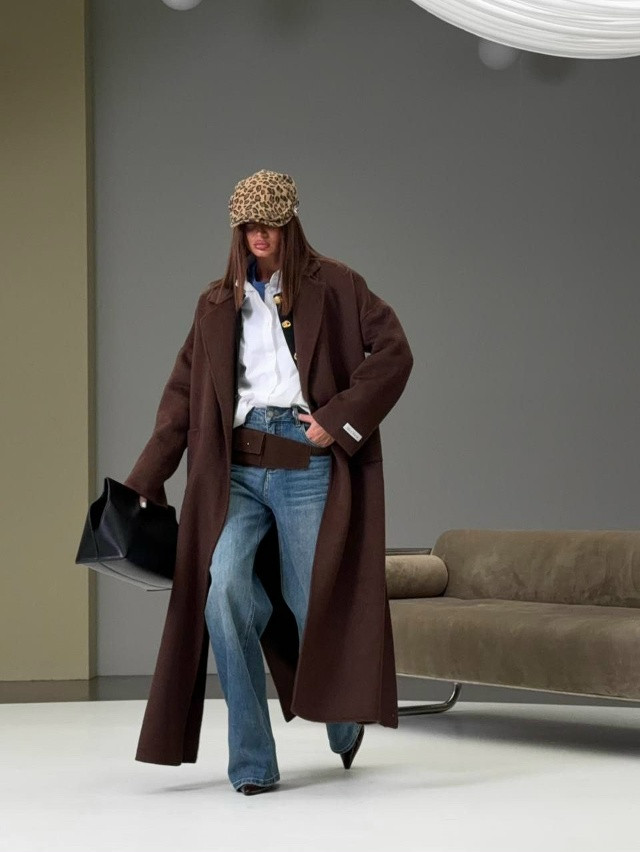 Женское пальто коричневое