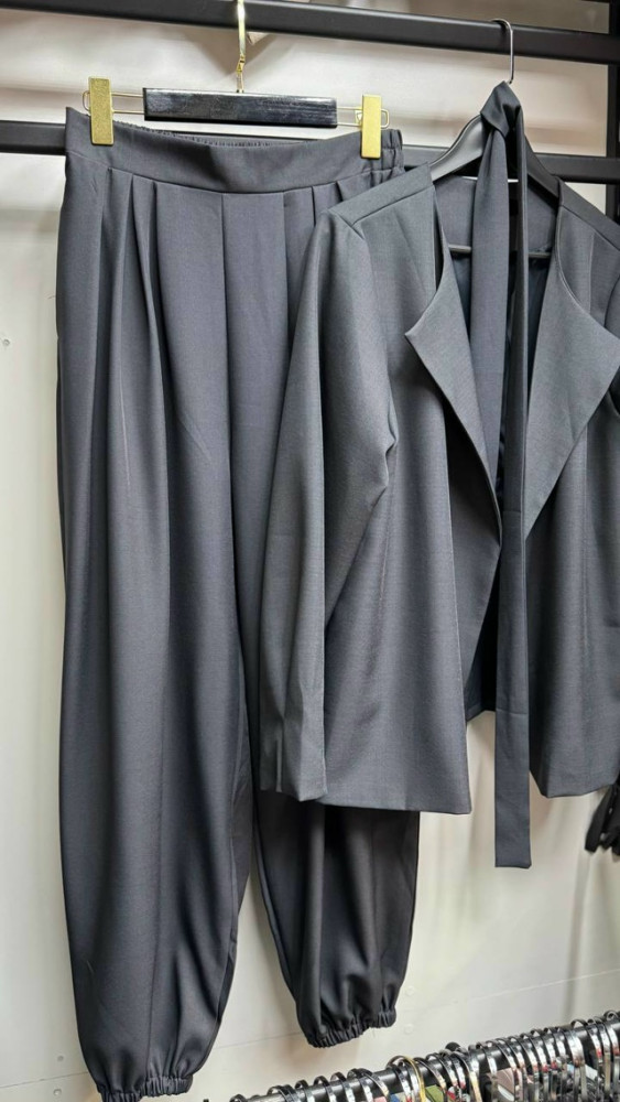 Женский костюм темно-серый купить в Интернет-магазине Садовод База - цена 2400 руб Садовод интернет-каталог