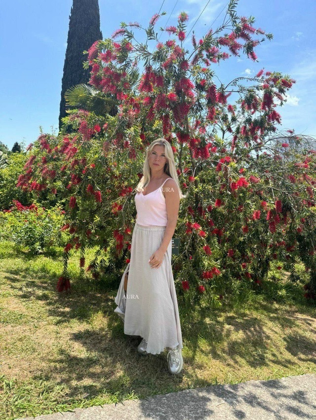 Женский костюм молочный