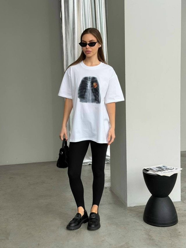 Женская футболка белая