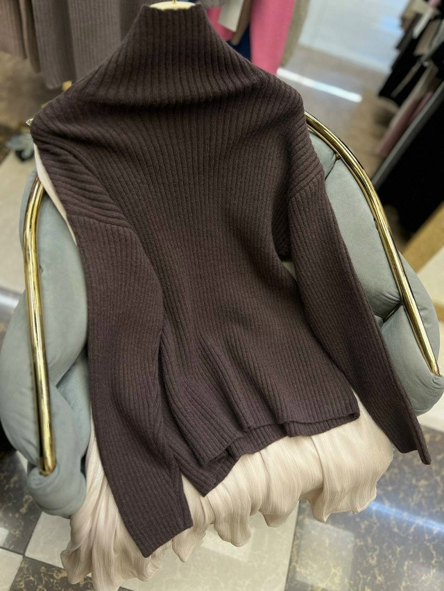 Женская кофта коричневая