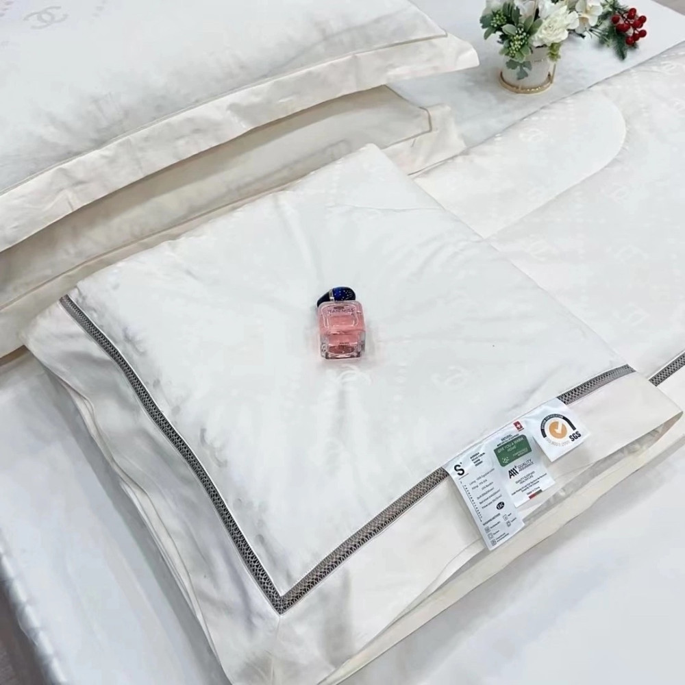 Жоккардовый комплект постельного белья с готовыми одеялом от китайского бренда купить в Интернет-магазине Садовод База - цена 5500 руб Садовод интернет-каталог