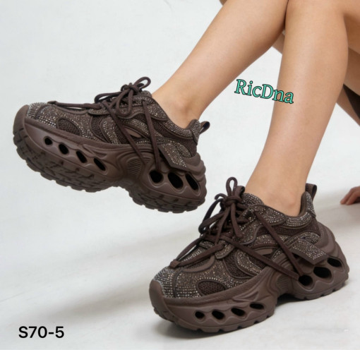 Кроссовки САДОВОД официальный интернет-каталог