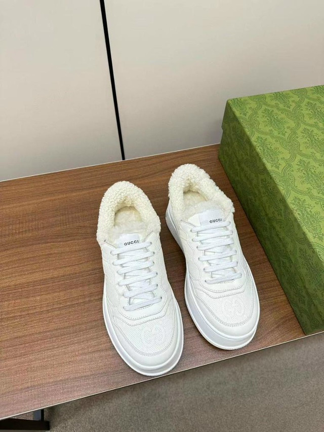 Кроссовки женские белые купить в Интернет-магазине Садовод База - цена 5000 руб Садовод интернет-каталог